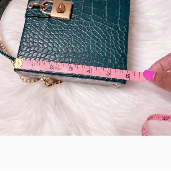 Woman's NWOT PURSE 👜 - Picture 5 of 11